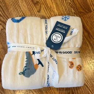 NWT Life is Good plush blanket